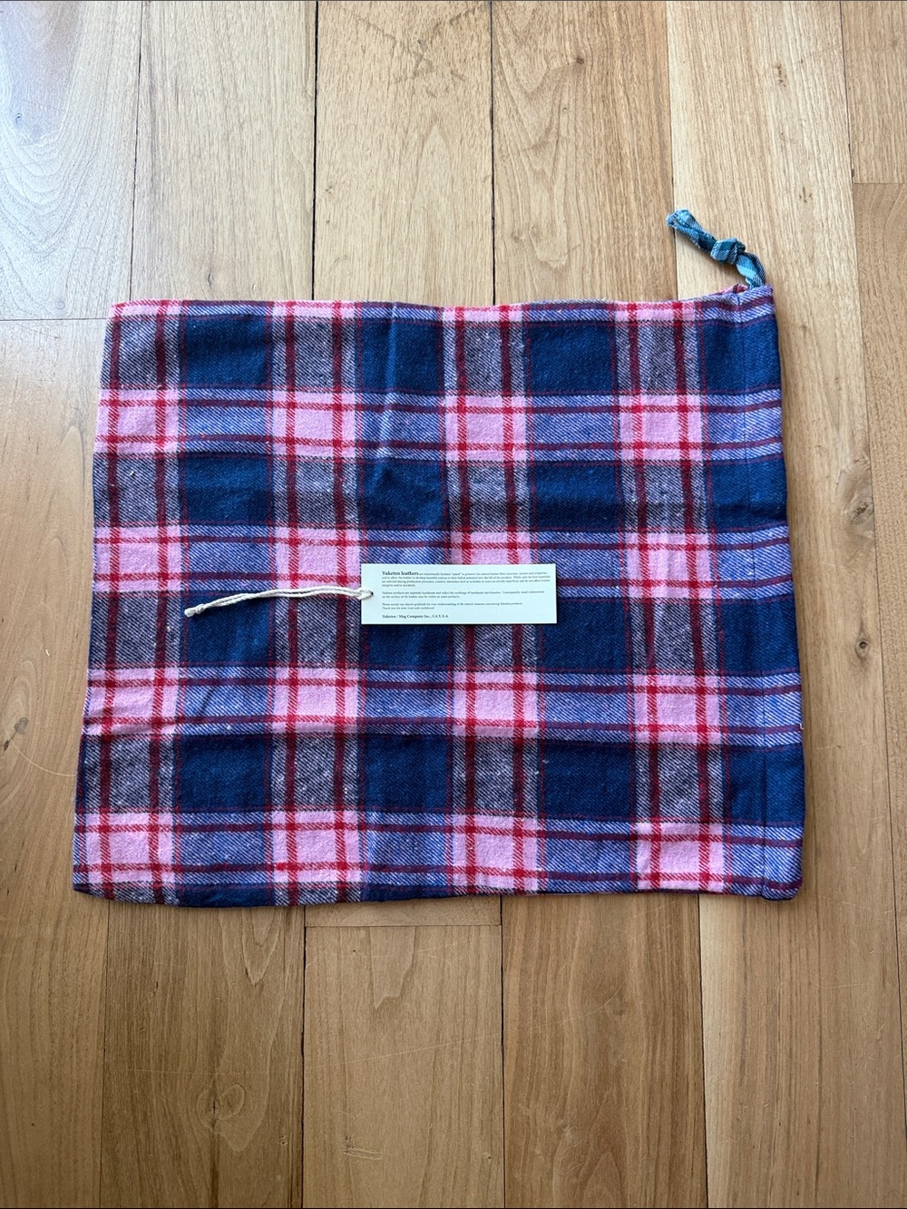 YUKETEN LEATHERS Plaid Drawstring Bag in Pink and Navy